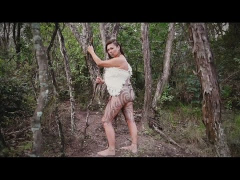 paitangi ostick a woman tā moko artist carver painter weaver and