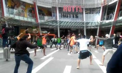 Flash Mob Haka at Sylvia Park 04 Sep 2011