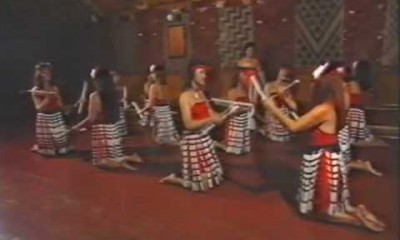 E Papā Waiari by Ohinemutu Cultural Group -Tititorea (Stick Games) 1986